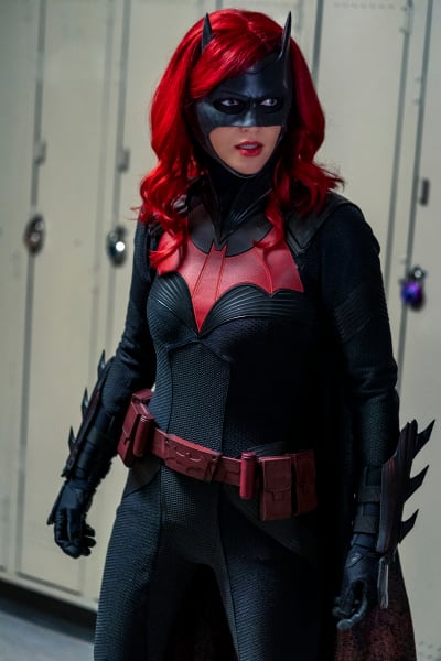 Batwoman Season 1 Episode 10 - How Queer Everything Is Today! [S01E10]